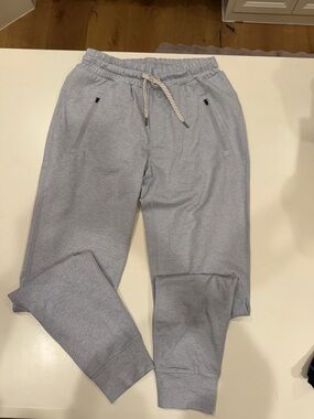 Vuori Light Gray Women's Jogger Track Pants